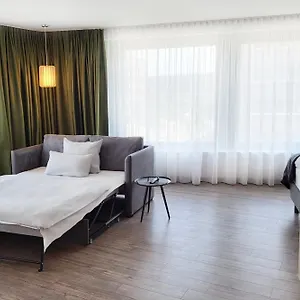 - The Niu, Crusoe Airport By Ihg Hotel